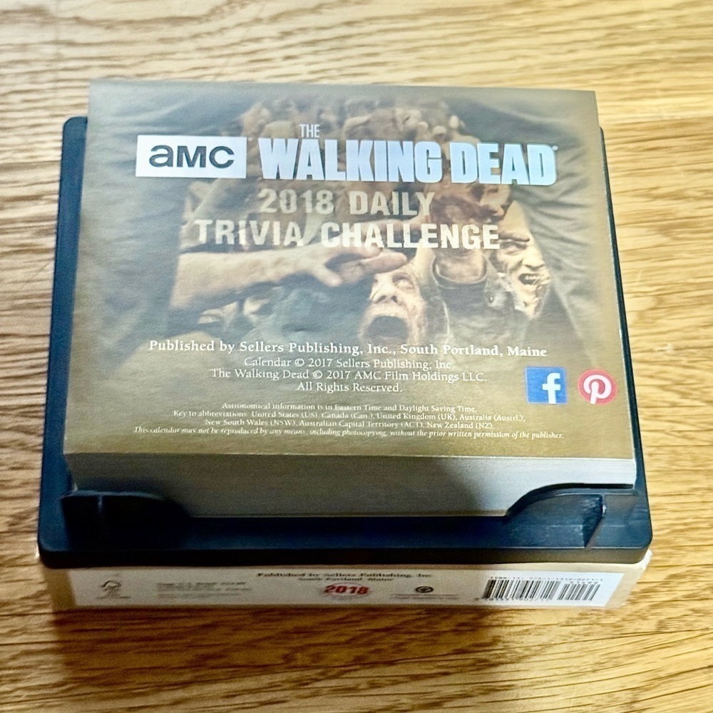 2018 The Walking Dead Trivia Challenge Tear Away Calendar​​​​​​​